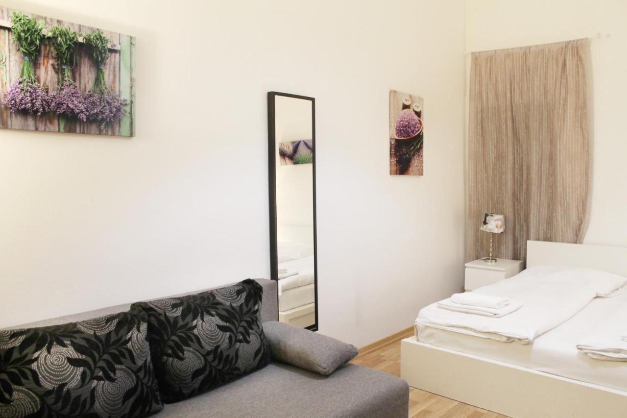 Modern Apartment Ve Smeckach 28 Prag Eksteriør billede