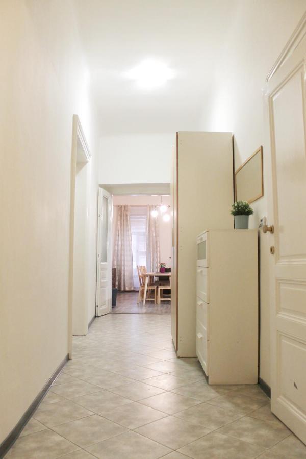 Modern Apartment Ve Smeckach 28 Prag Eksteriør billede