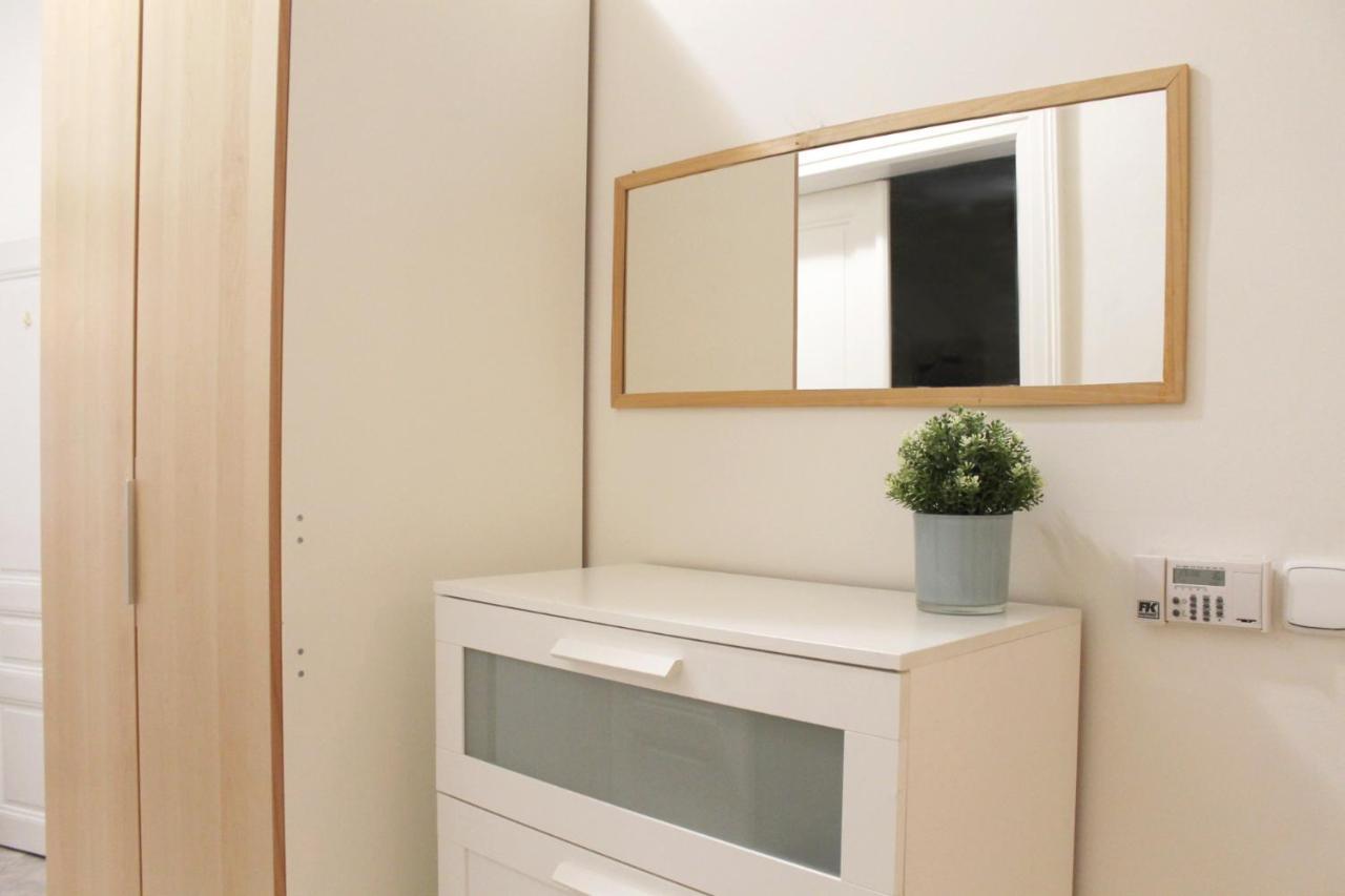 Modern Apartment Ve Smeckach 28 Prag Eksteriør billede